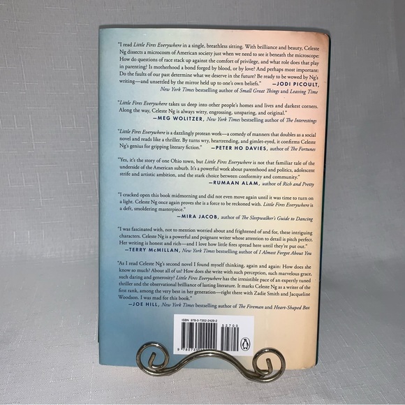 🆕 LITTLE FIRES EVERYWHERE by Celeste Ng 2017 Best Seller Book Mother & Daughter - Picture 4 of 9